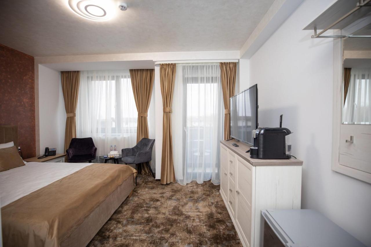 Hotel Del Ponte Targoviste Zewnętrze zdjęcie