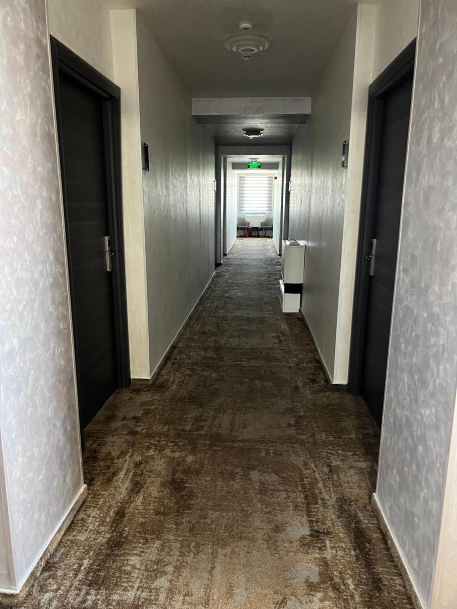 Hotel Del Ponte Targoviste Zewnętrze zdjęcie